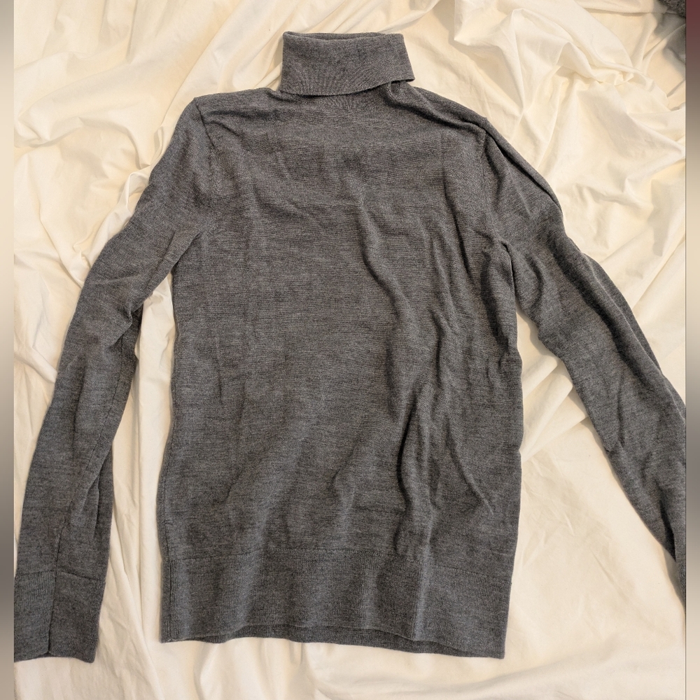 Banana Republic Gray 100% Merino Wool Turtleneck Men's Small Like New